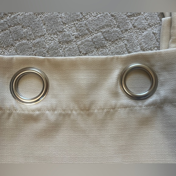 🪻🤍Set Of 2 Grommet top Curtain panels Light  beige/ tan color - Picture 5 of 8